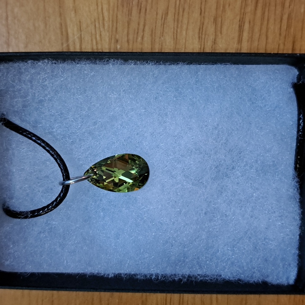 Citrus Lime Crystal Teardrop Necklace - Picture 2 of 5